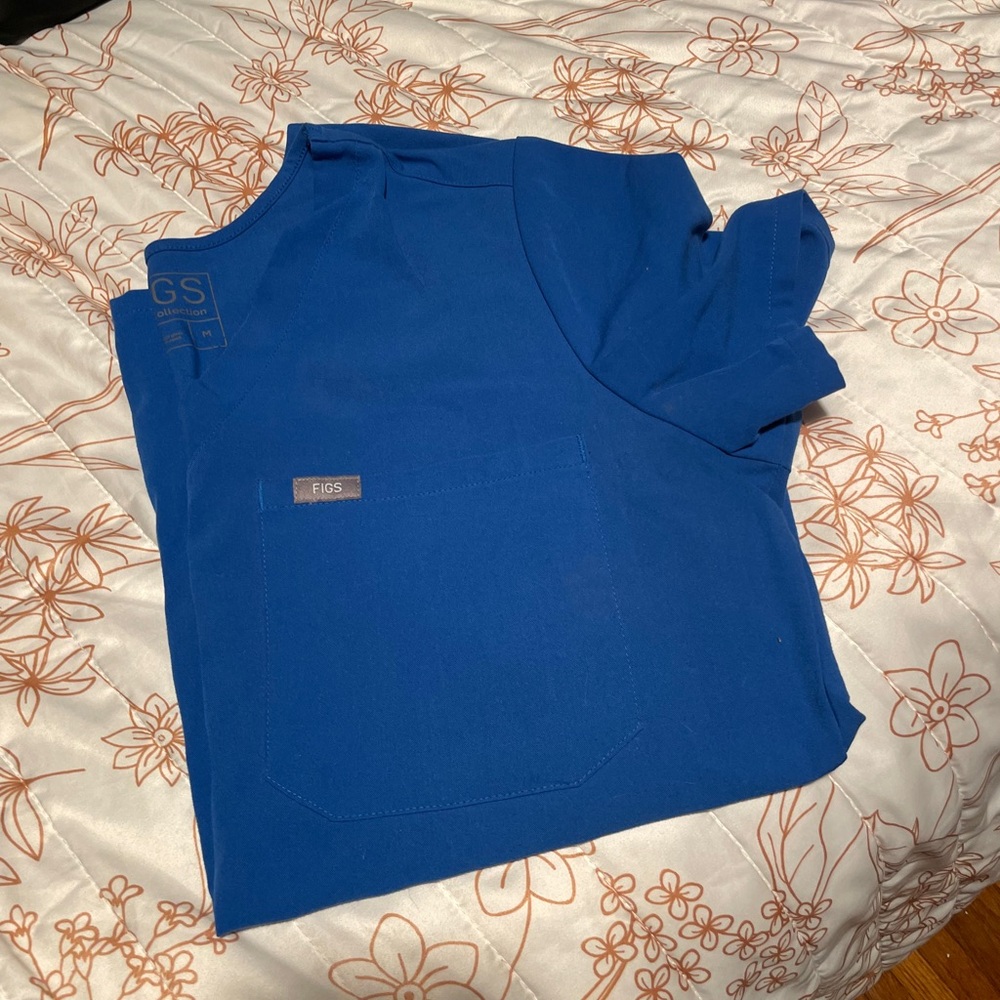 Figs 1 pocket scrub Top Royal Blue Size M